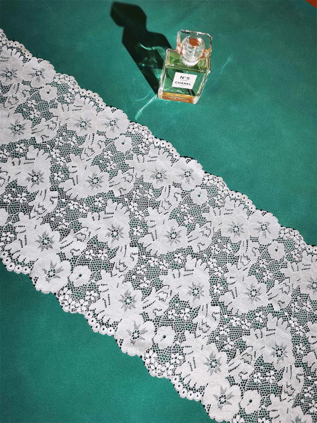 Bestway Lace Trim Elastic Nylon and Spandex Stripes and Little Flowers Lace for Garment Clothes Underwear Lingeries